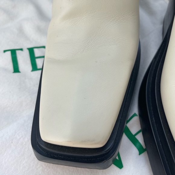 Authentic Bottega Venetta Lean Boots 👢 - Picture 6 of 7